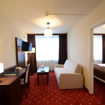 Hotel Pzmot Lublin Oda fotoğraf