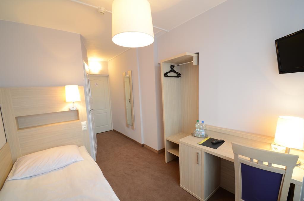 Hotel Pzmot Lublin Oda fotoğraf