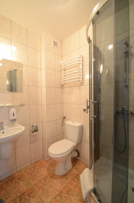 Hotel Pzmot Lublin Oda fotoğraf