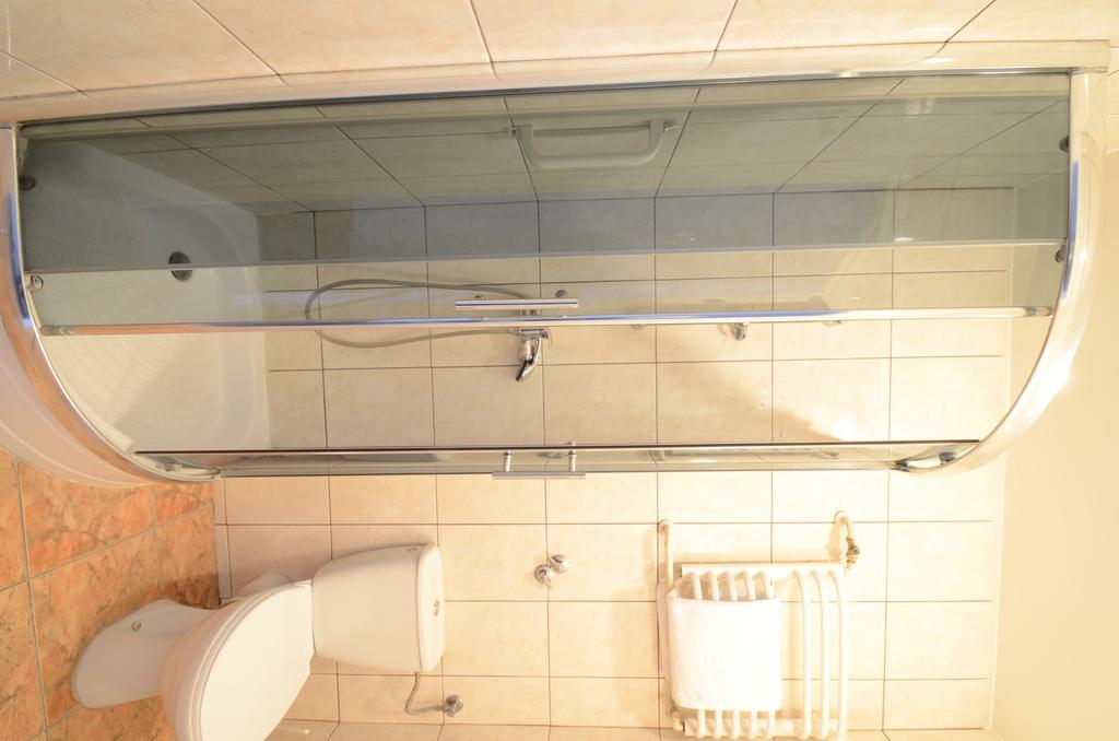 Hotel Pzmot Lublin Oda fotoğraf